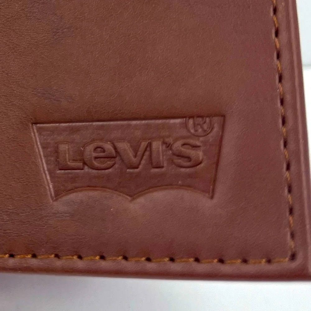 Levis levi mens